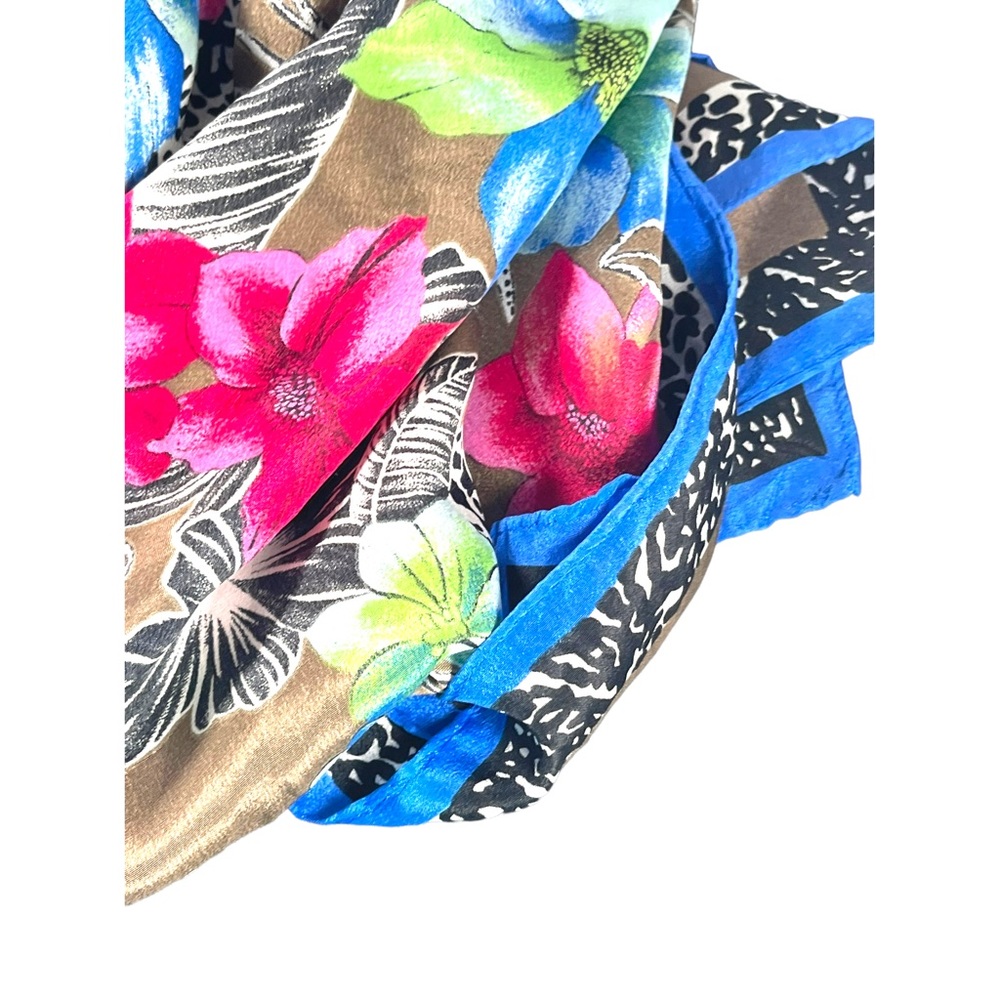 Vintage 1960s VERA Hawaiian flower silk scarf - Picture 6 of 8